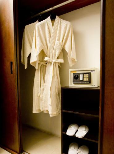 Sinsuvarn Airport Suite Hotel