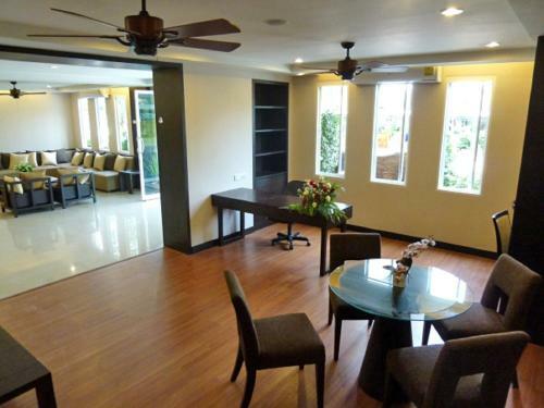 Sinsuvarn Airport Suite Hotel