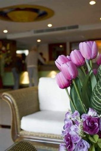 Convenient Grand Hotel