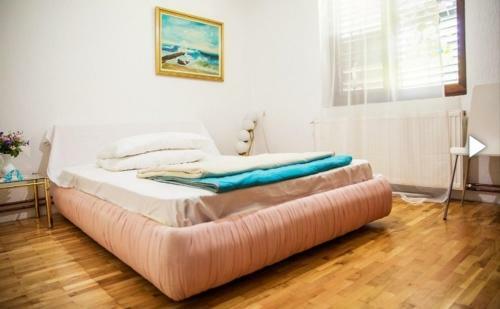 Apartmani Tina Tekija
