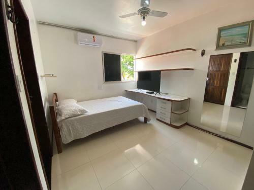 Casa 4/4(Amplos), Cond. Fechado Com Piscina-150m2