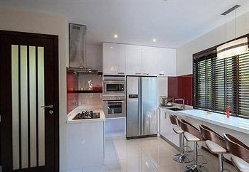 Jean Pool Villa