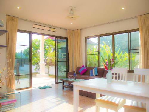 Dork Bua Villa