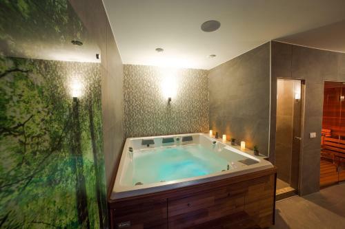 Horv�t Family Residence