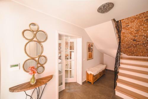 Horv�t Family Residence