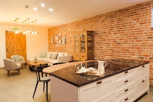 Horv�t Family Residence