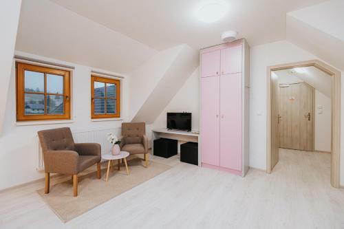 Hostal Orava Village
