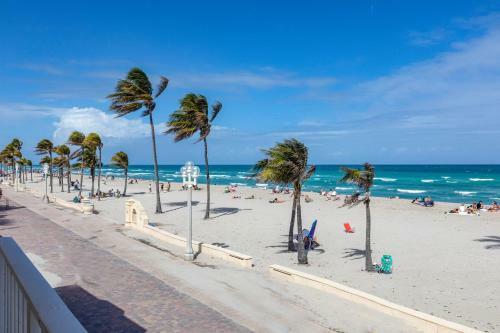 Paradise Oceanfront Hotel