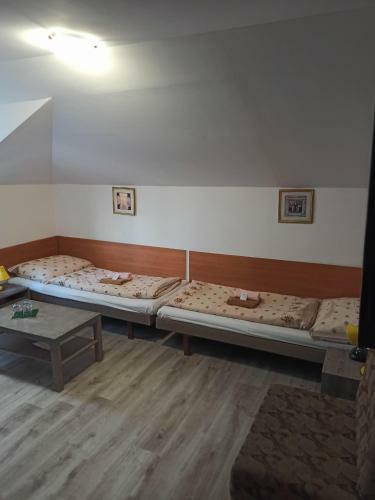 Hostal Penzi�n Nez�budka