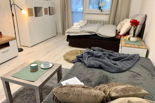 Completely Renovated Apartment Next To Lake.