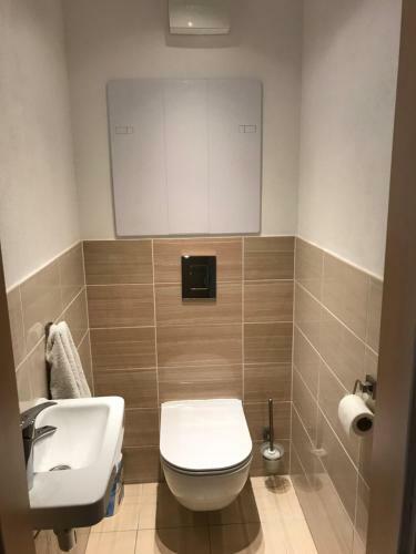 Greenbay Golf Apartments