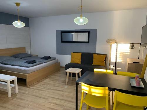 Apartments Tren?�n