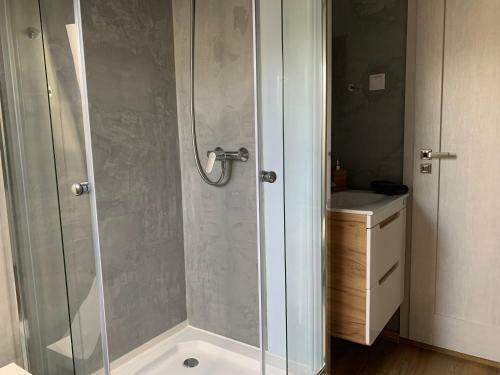 Apartments Tren?�n