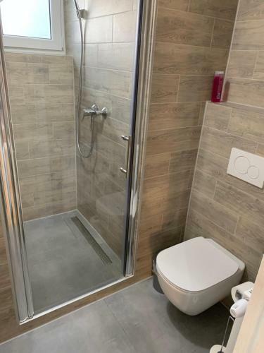 Apartments Tren?�n