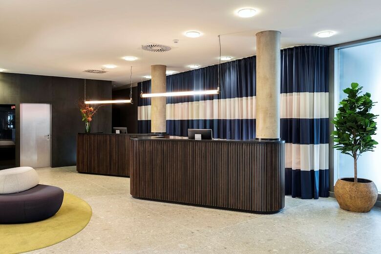 Hotel NH K�ln Altstadt