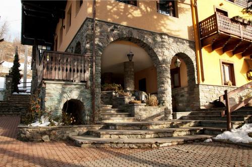 Hostal La Maison Du Bon Megnadzo