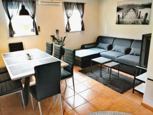 Holiday House Tilia