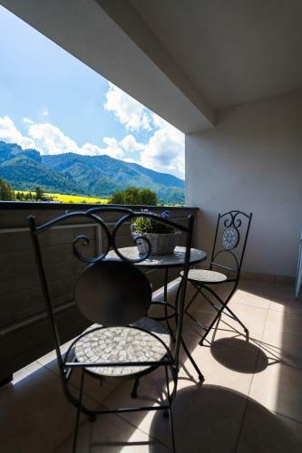 Luxury Mountain View Apartment