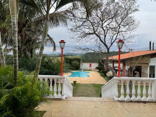 Ch�cara Com Piscina E Churrasqueira