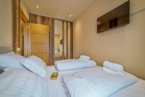 Golden Wood Apartments