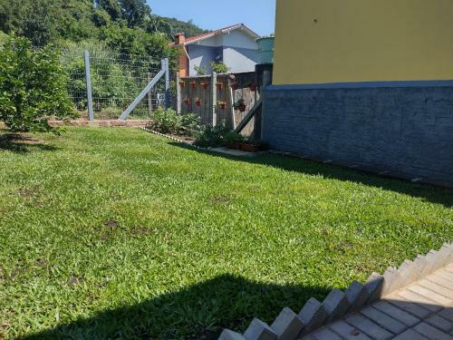 Grey House, Pr�ximo A Gramado E Ao Templo Budista