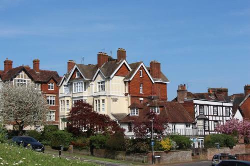 Hostal Russell Hotel