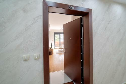 Apartment Imperial In Vila Pekovic Green
