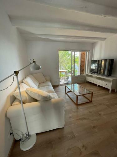 Modern Apartment With Parking 2 Min From The Beach