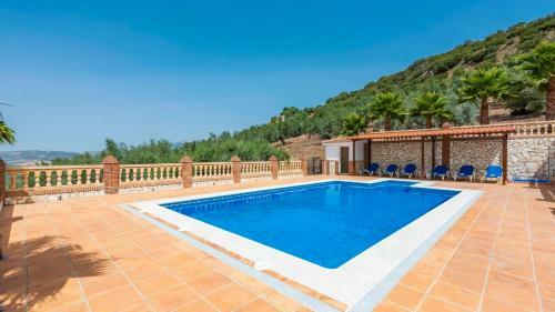 Finca Cerro Alcolea Periana By Ruralidays