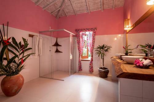 Casa Linda de 200m Com Piscina E Arcondicionado