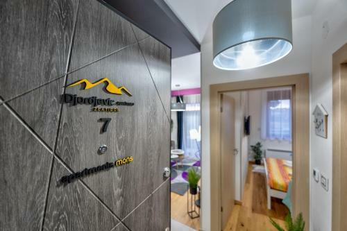 Apartments Mons In Vila Katalina