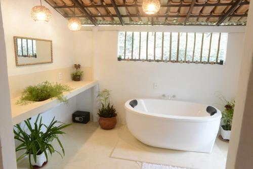 Casa Alegre Trancoso, Piscina, 3 Su�tes E Ar-cond.