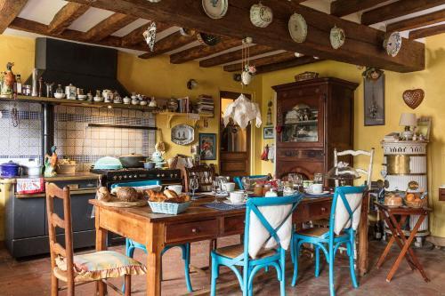 Bed & Breakfast Maison D'hotes � L'ombre Bleue