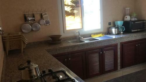 Hostal Itrane Guest House