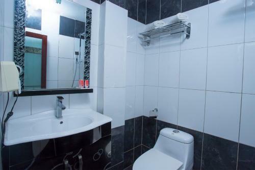 Oyo 44037 King Park Hotel