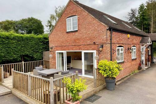 Adorable 2 Bedroom Countryside Guesthouse