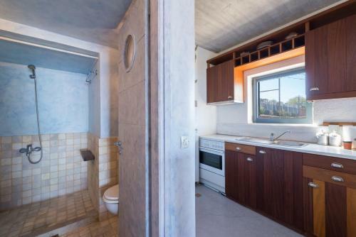Red Art Maisonette