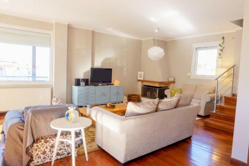 Emerald Maison, Style & Comfort - Pc, Netflix
