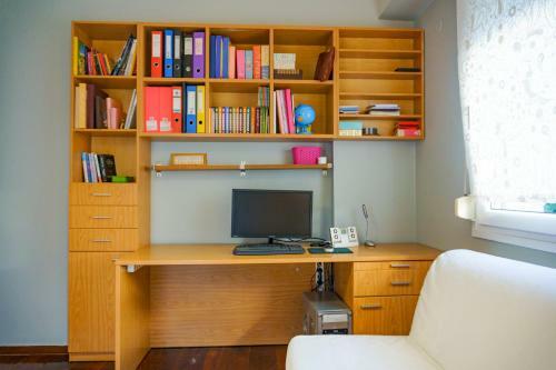Emerald Maison, Style & Comfort - Pc, Netflix