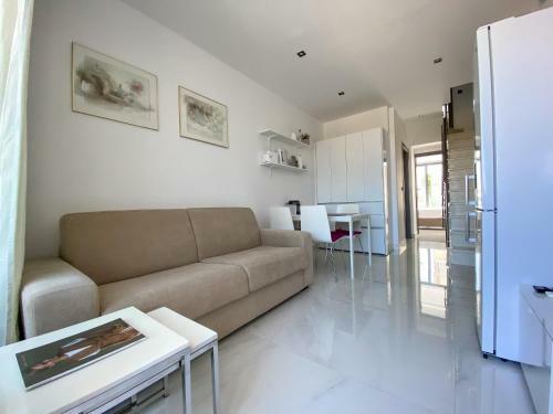 New Modern Deluxe Apartment In Kallithea