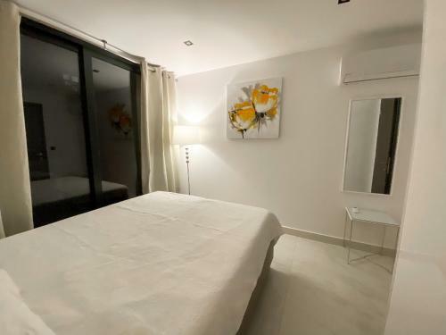 New Modern Deluxe Apartment In Kallithea