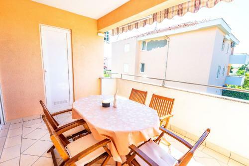 Apartment Valentina 1