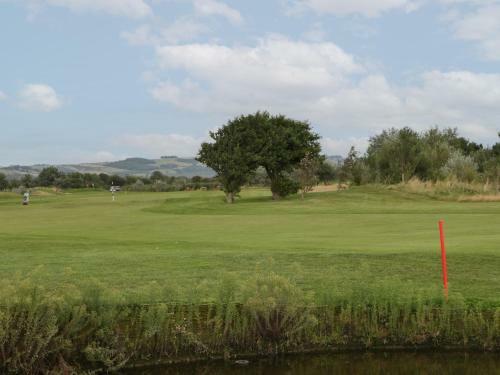 14 Fairways