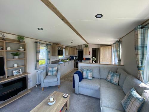 Luxury Cornish Holiday Accommodation With Sea View