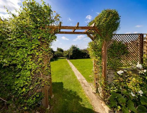 Lovely Sea View Detached House By Hive Beach