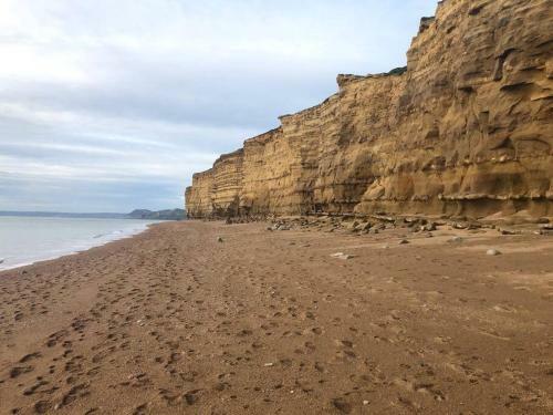 Lovely Sea View Detached House By Hive Beach