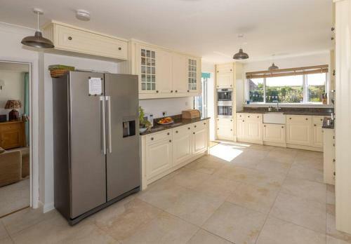 Lovely Sea View Detached House By Hive Beach