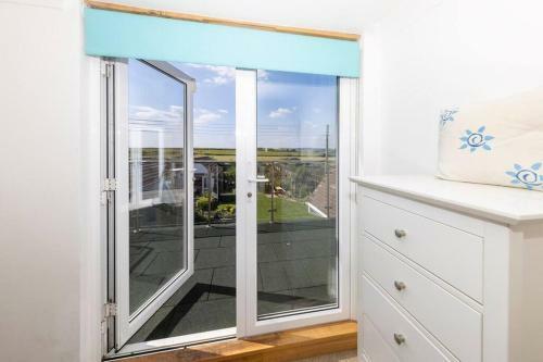 Lovely Sea View Detached House By Hive Beach