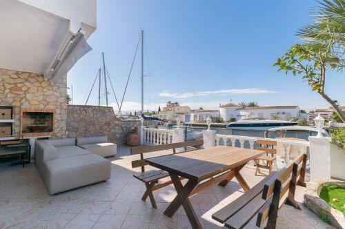 Casa Con Vista Al Canal