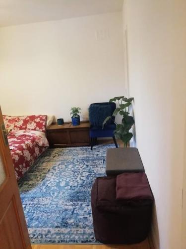 Single Bedroom In A Cozy Maisonette - Bushey